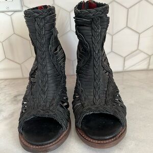 Freebird Bela Sandals- New